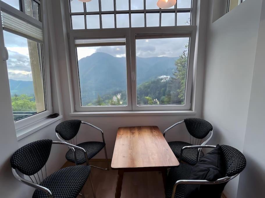 Villa Alexandercharmante Wohnung Mit Bergblick, Villa Alexander เซมเมอริง ภายนอก รูปภาพ