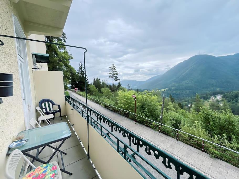 Villa Alexandercharmante Wohnung Mit Bergblick, Villa Alexander เซมเมอริง ภายนอก รูปภาพ
