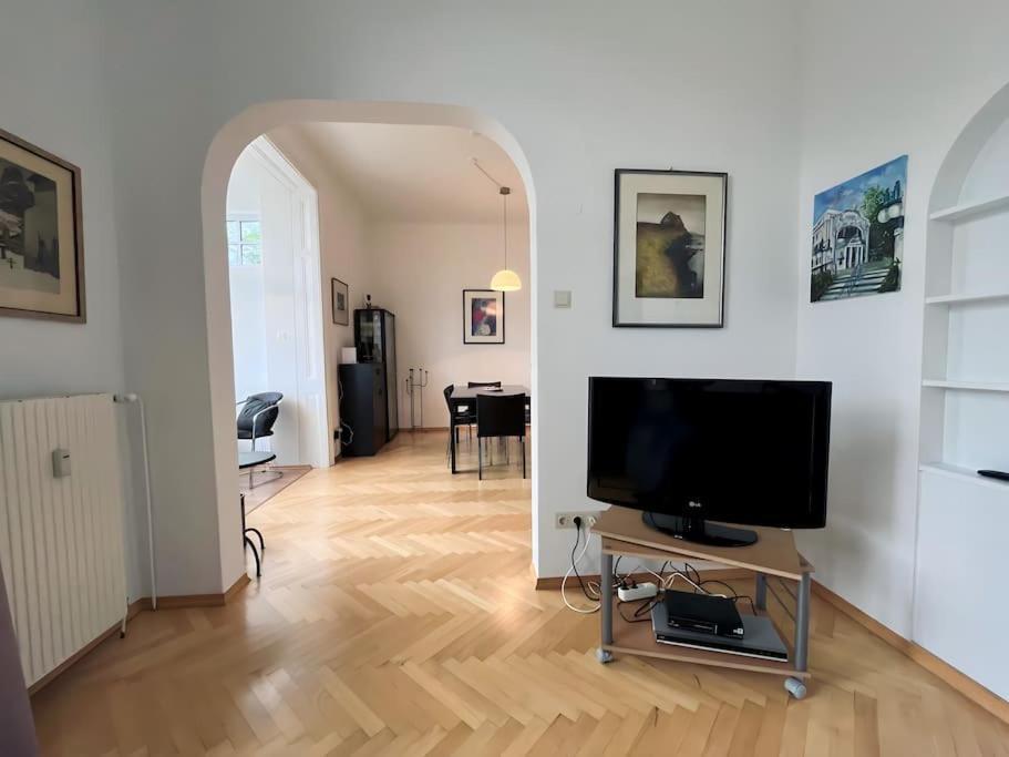 Villa Alexandercharmante Wohnung Mit Bergblick, Villa Alexander เซมเมอริง ภายนอก รูปภาพ