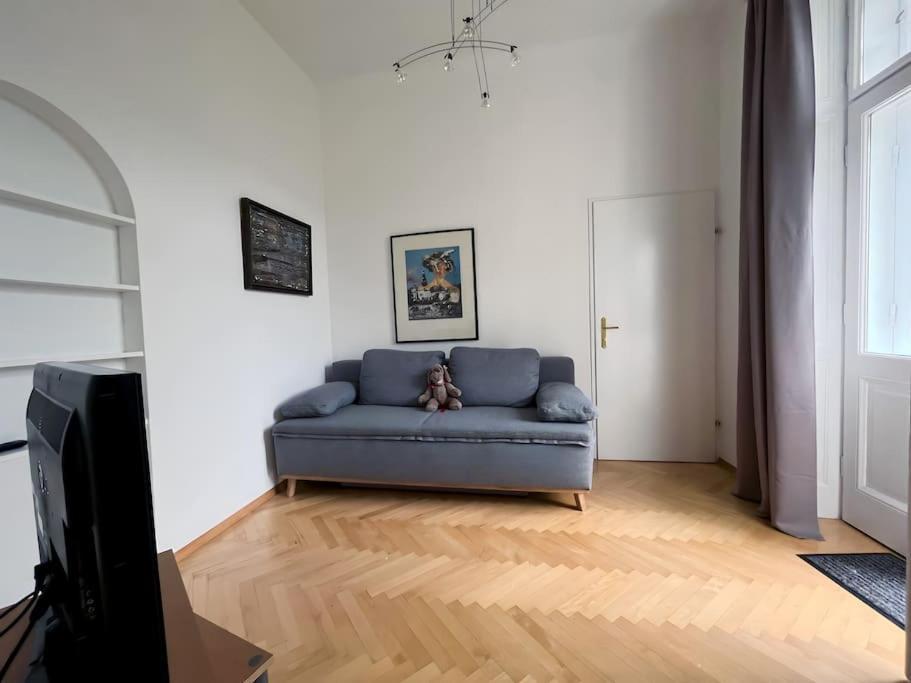 Villa Alexandercharmante Wohnung Mit Bergblick, Villa Alexander เซมเมอริง ภายนอก รูปภาพ